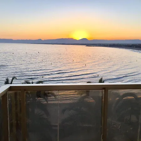 Comfortable Seaside In 85 M² Sea View Apartamento