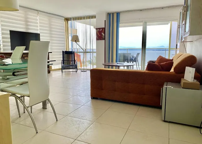 Comfortable Seaside In - 85 M² - Sea View *
