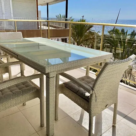 Comfortable Seaside In 85 M² Sea View Salou