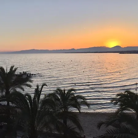 Apartment Comfortable Seaside In 85 M² Sea View
