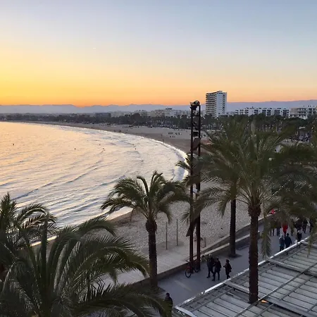 Comfortable Seaside In 85 M² Sea View Apartment Salou